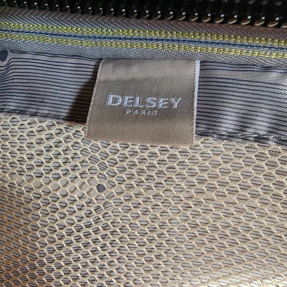 Delsey Paris Shadow 5.0 Trunk 27